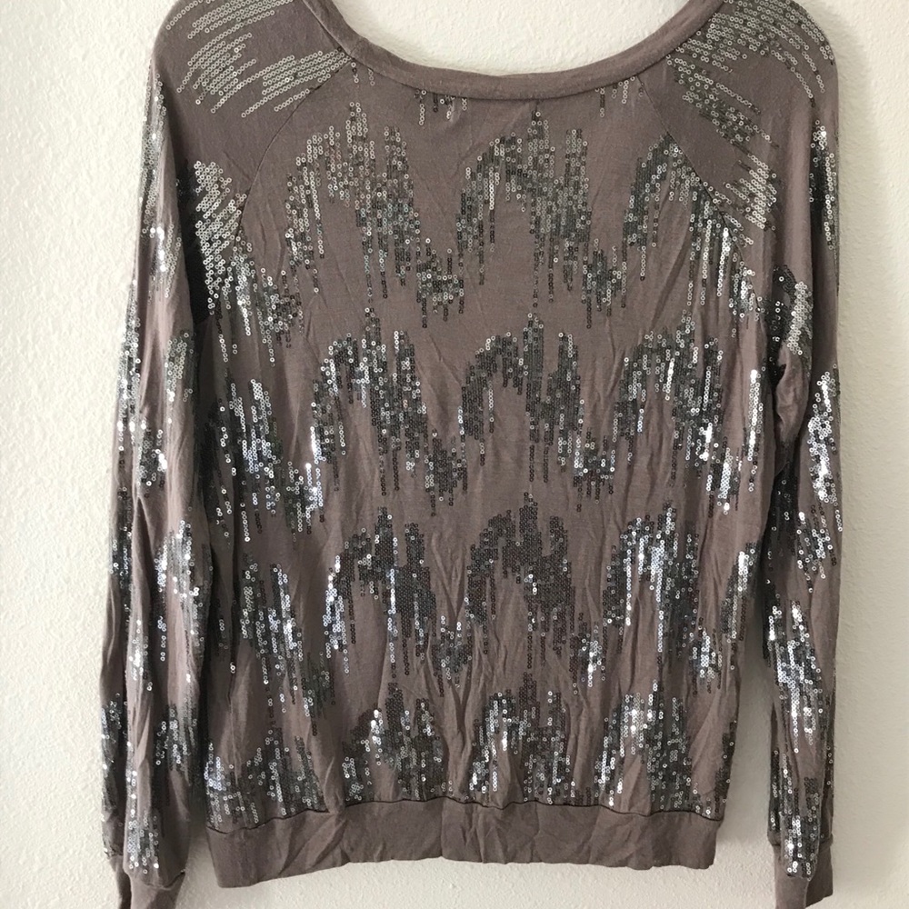 Velvet - Picture 5 of 6